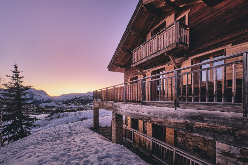 long-shot-facade-cabin-alpe-d-huez-ski-resort-french-alps-sunrise.jpg long-shot-facade-cabin-alpe-d-huez-ski-resort-french-alps-sunrise.jpg